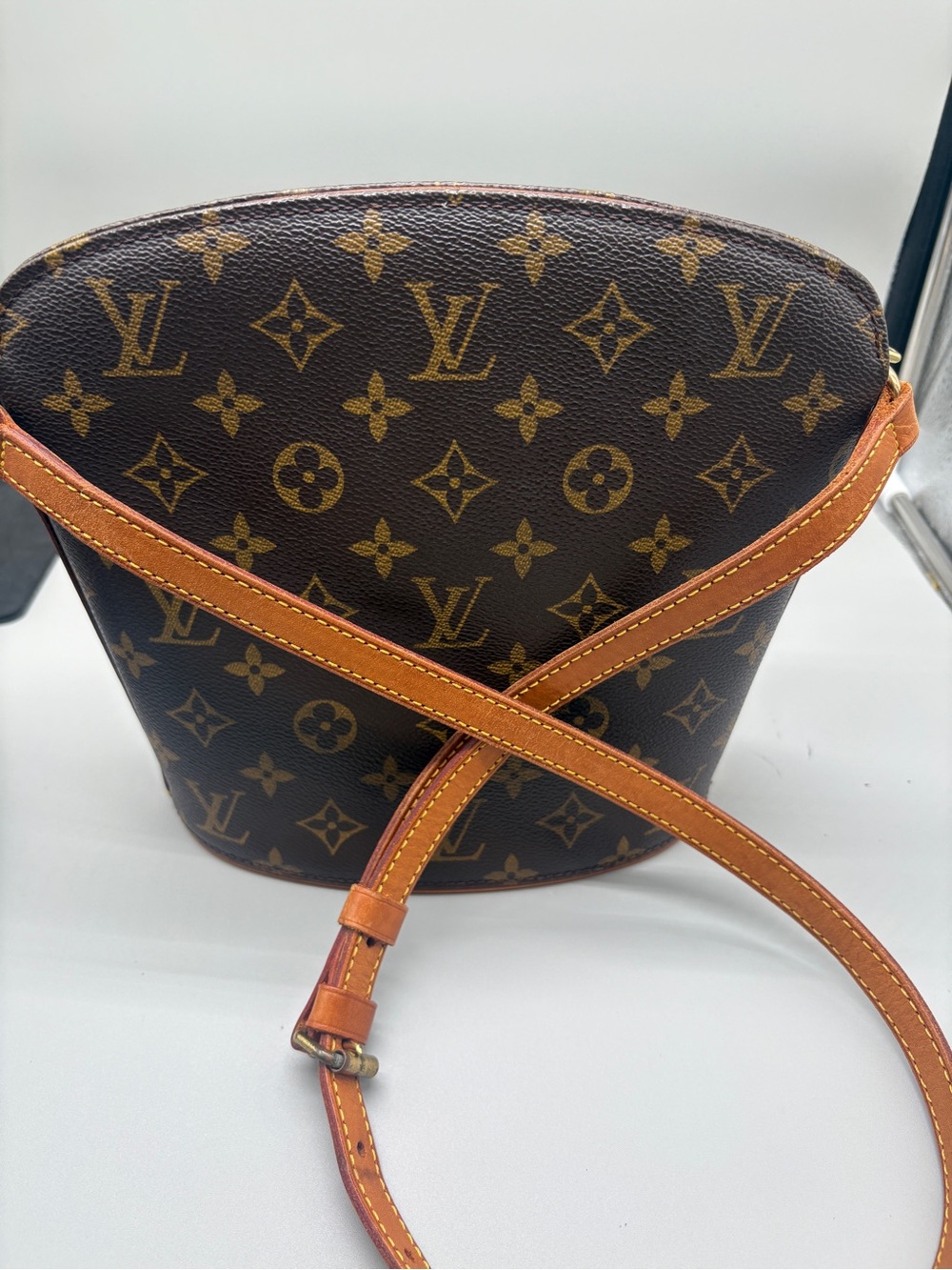 Louis Vuitton Monogram druot Crossbody with Vachetta Trim